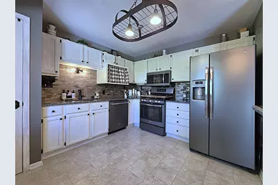 478  Park Ave, Burlington, WI 53105 - Photo 2
