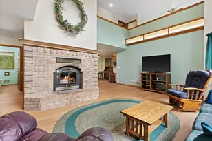 W361S4901 Wildflower Ct, Ottawa, WI 53118 - Photo 2