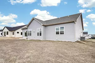 1251 Vly Hl Ln, Racine, WI 53182 - Photo 4