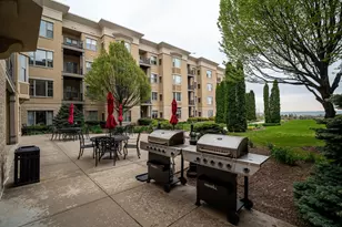 1300 N Prospect Ave, Milwaukee, WI 53202 - Photo 40