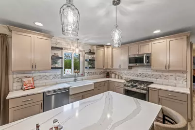W326S7350  Cabriolet Ct, Mukwonago, WI 53149 - Photo 6