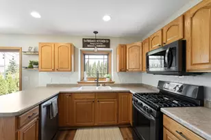 248 Bastogne Ct, Belgium, WI 53004 - Photo 8
