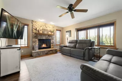 248  Bastogne Ct, Belgium, WI 53004 - Photo 6