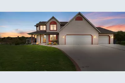248  Bastogne Ct, Belgium, WI 53004 - Photo 2