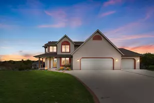 248 Bastogne Ct, Belgium, WI 53004 - Photo 2