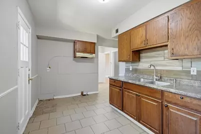 5334 N 51st Blvd, Milwaukee, WI 53218 - Photo 8