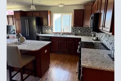 707  Belmont Dr, Watertown, WI 53094 - Photo 8
