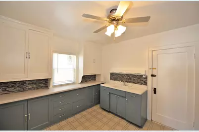 2931  Olive St, Racine, WI 53403 - Photo 10