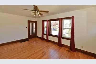 2931  Olive St, Racine, WI 53403 - Photo 4