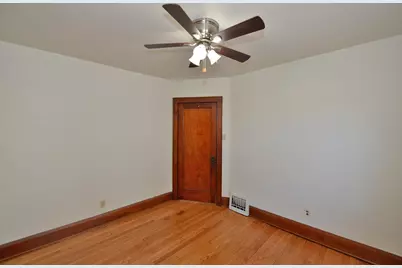 2931  Olive St, Racine, WI 53403 - Photo 18