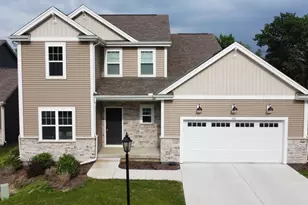 310 Paradise Ct, Hartland, WI 53029 - Photo 1