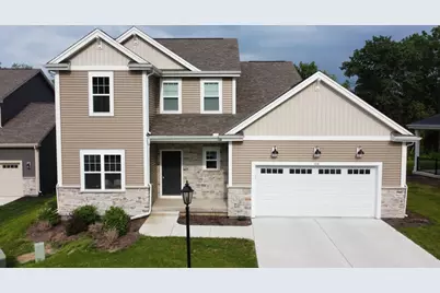 310  Paradise Ct, Hartland, WI 53029 - Photo 2