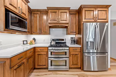 18360  Tilton Ln, Brookfield, WI 53045 - Photo 12