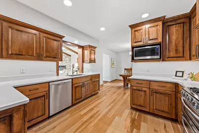 18360  Tilton Ln, Brookfield, WI 53045 - Photo 10