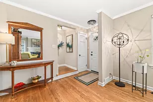 5246 N Kent Ave, Whitefish Bay, WI 53217 - Photo 4