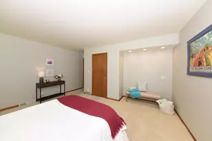 10232 N Greenview Dr, Mequon, WI 53092 - Photo 26