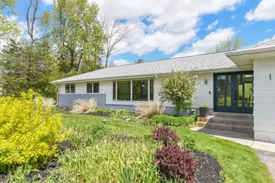 10232 N Greenview Dr, Mequon, WI 53092 - Photo 2