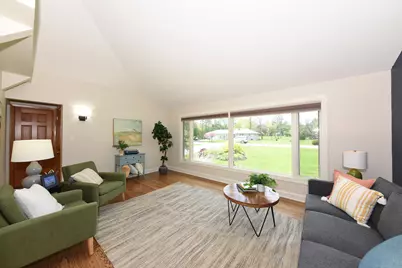 10232 N Greenview Dr, Mequon, WI 53092 - Photo 14
