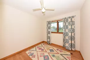 10232 N Greenview Dr, Mequon, WI 53092 - Photo 22