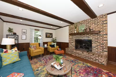 10232 N Greenview Dr, Mequon, WI 53092 - Photo 8