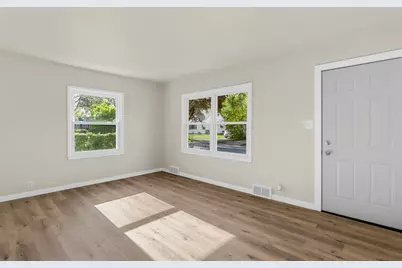 4430 W Glendale Ave, Milwaukee, WI 53218 - Photo 2