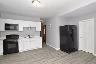 3209 Charles St, Racine, WI 53402 - Photo 8