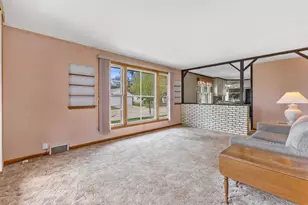 2821 Green St, Racine, WI 53402 - Photo 6