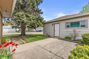 2821 Green St, Racine, WI 53402 - Photo 2