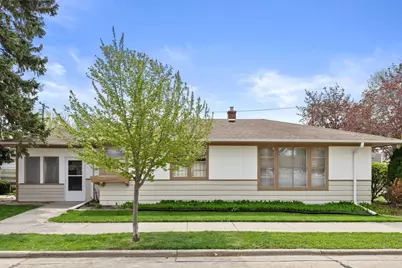 2821  Green St, Racine, WI 53402 - Photo 1