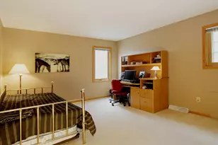 9432 W Stanford Ct, Mequon, WI 53097 - Photo 18