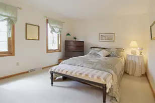9432 W Stanford Ct, Mequon, WI 53097 - Photo 16