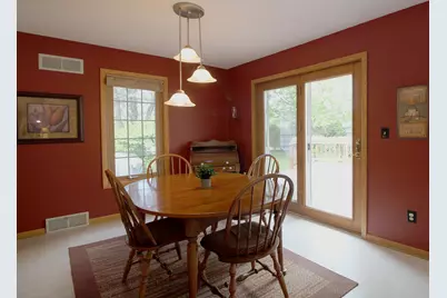 9432 W Stanford Ct, Mequon, WI 53097 - Photo 10