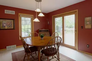 9432 W Stanford Ct, Mequon, WI 53097 - Photo 10