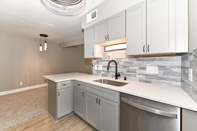 N82W13500  Fond Du Lac Ave #A203, Menomonee Falls, WI 53051 - Photo 18