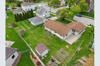 1507  Mohawk Ln, Waukesha, WI 53186 - Photo 36