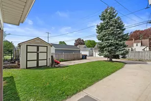 733 S 101st St, West Allis, WI 53214 - Photo 8