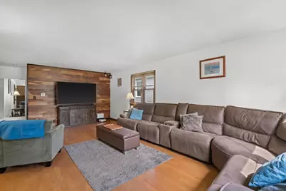 733 S 101st St, West Allis, WI 53214 - Photo 10