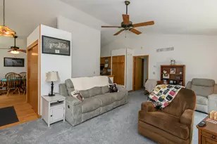 966 Bay View Cir, Mukwonago, WI 53149 - Photo 6