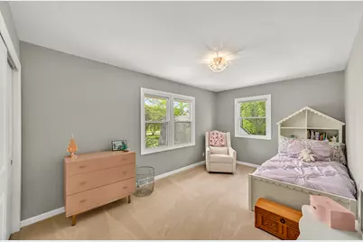 10333 N Versailles Ct, Mequon, WI 53092 - Photo 16