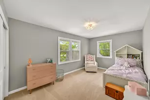 10333 N Versailles Ct, Mequon, WI 53092 - Photo 16