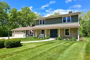 10333 N Versailles Ct, Mequon, WI 53092 - Photo 2