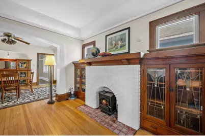 2016 E Newton Ave #2018, Shorewood, WI 53211 - Photo 4