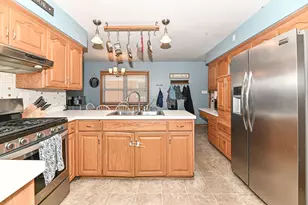 4131 N 93rd St, Wauwatosa, WI 53222 - Photo 12