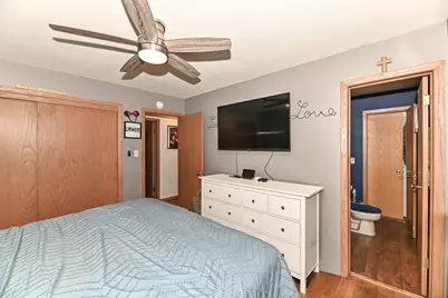 4131 N 93rd St, Wauwatosa, WI 53222 - Photo 16