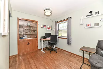 4131 N 93rd St, Wauwatosa, WI 53222 - Photo 6