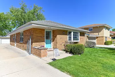 4131 N 93rd St, Wauwatosa, WI 53222 - Photo 2