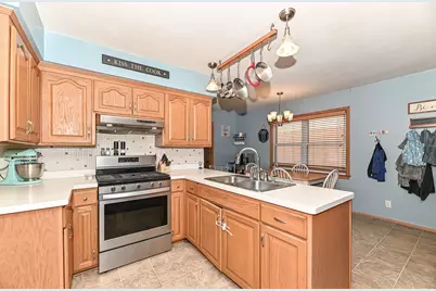 4131 N 93rd St, Wauwatosa, WI 53222 - Photo 14