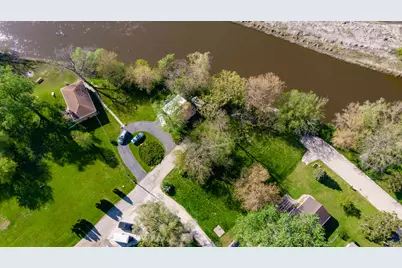 325 W Park St, Silver Lake, WI 53170 - Photo 6