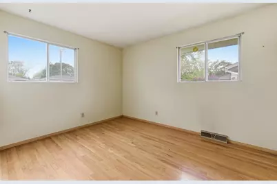 6185 S Merrill Ave, Cudahy, WI 53110 - Photo 12