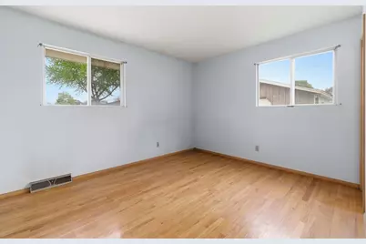 6185 S Merrill Ave, Cudahy, WI 53110 - Photo 8